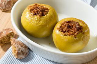 Печеные яблоки с имбирным пряником