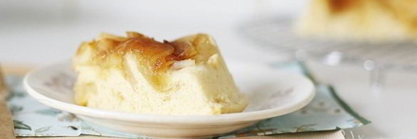 Быстрая шарлотка с яблоками