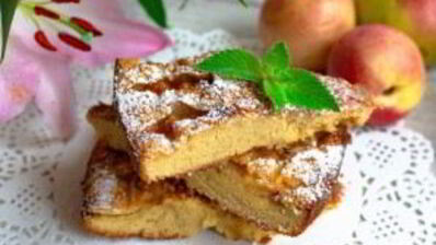 классическая шарлотка с яблоками и нектаринами