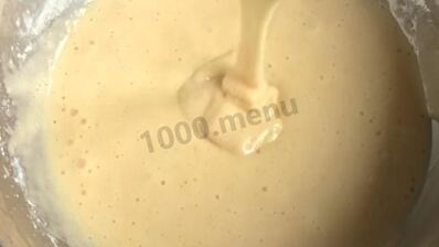 шарлотка на молоке с яблоками