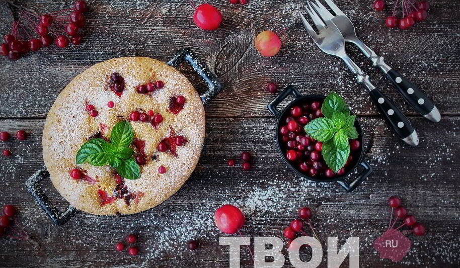 Рецепт шарлотки с брусникой