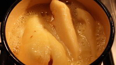 шарлотка с грушами и орехами