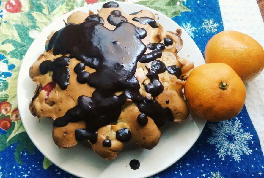 Шарлотка с клюквой