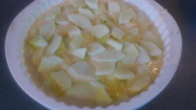 шарлотка с яблоками и лимонами