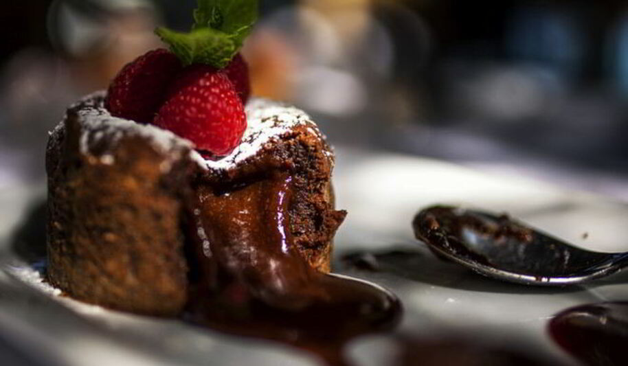 Рецепт шарлотки с ягодами