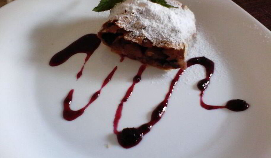 Рецепт постного яблочного штруделя