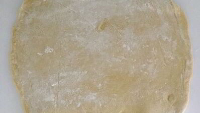 штрудель с лососем, фасолью и рикоттой