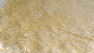 штрудель с лососем, фасолью и рикоттой