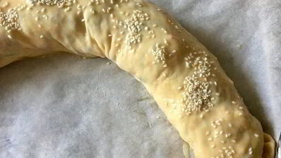 штрудель с лососем, фасолью и рикоттой