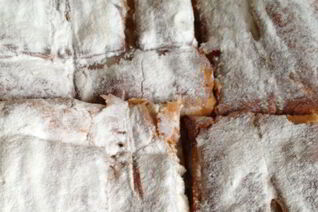 Яблочный штрудель с орехами