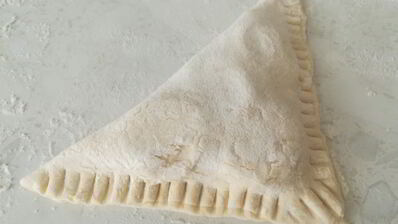 слоеные конвертики с бананово-шоколадной начинкой