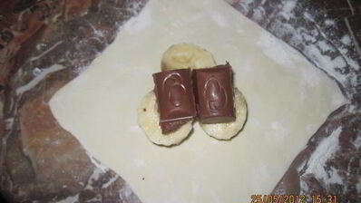 слойки с бананом и шоколадом