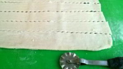 слойки с яблоками из слоеного бездрожжевого теста