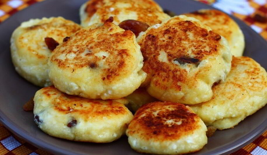 Рецепт сырников из творога с изюмом