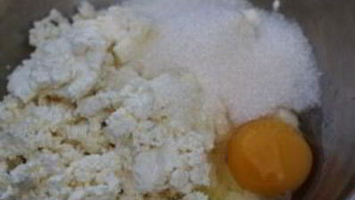 сырники из творога с изюмом