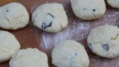 сырники из творога с изюмом