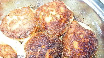 сырники под яблочным чатни с орехами