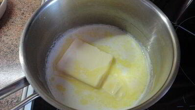 творожник с орехами и изюмом