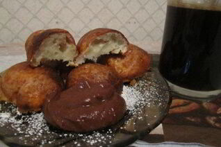 Творожники банановые с шоколадной помадкой