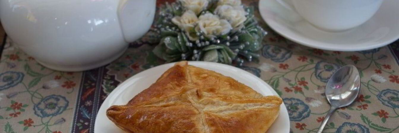 Слоеное бездрожжевое тесто с творогом