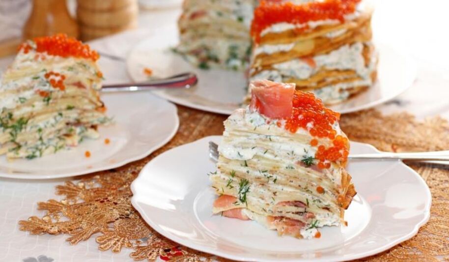 Рецепт блинного торта с семгой и рикоттой