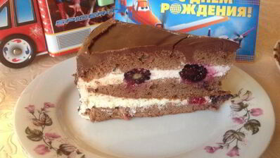 шоколадный торт с ежевикой и малиной