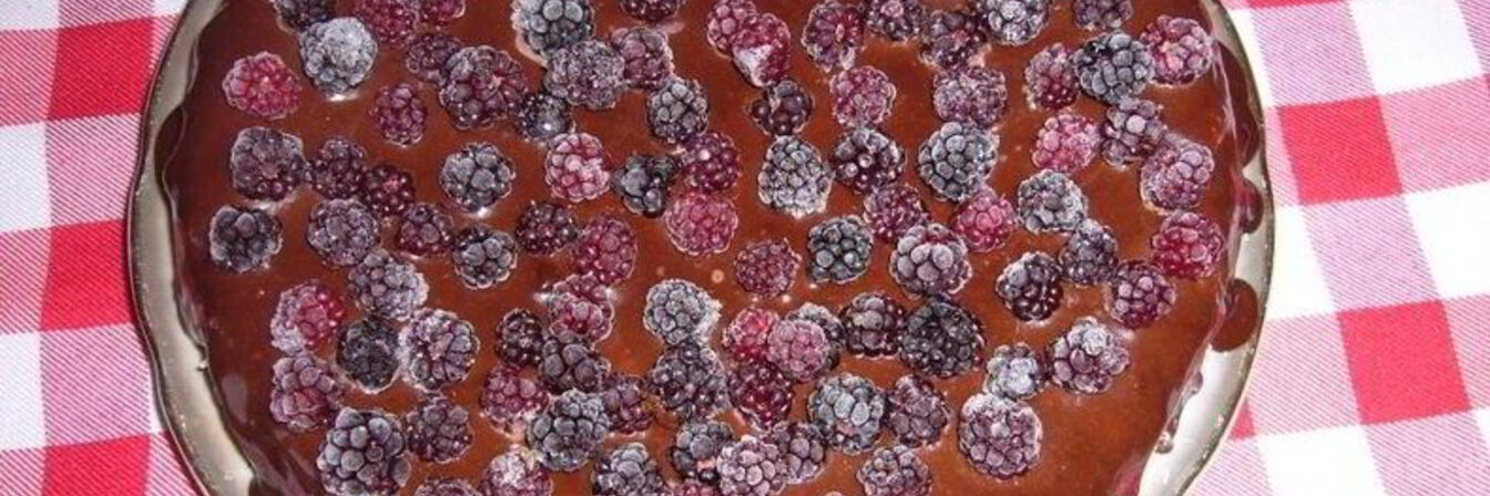 Торт без выпечки из печенья и сметаны