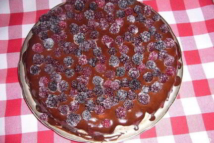 Торт без выпечки из печенья и сметаны