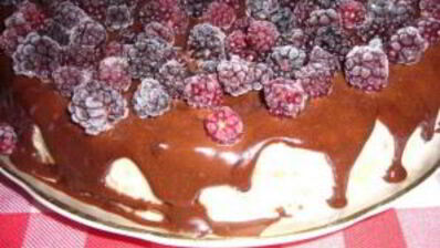 торт без выпечки из печенья и сметаны