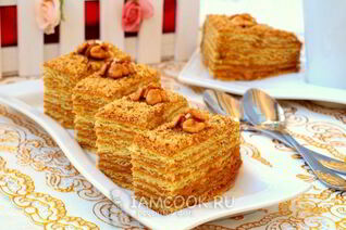 Торт Медовик с вареной сгущенкой