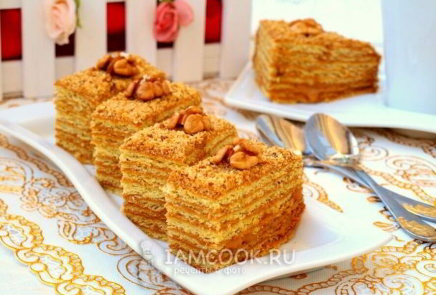 Торт Медовик с вареной сгущенкой