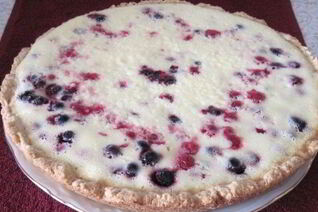 Торт со смородиной и сметаной