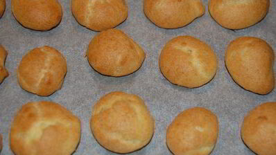 мини-эклеры с клубничным кремом