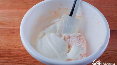 профитроли с пармезаном и муссом из форели