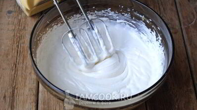 торт из профитролей со сметанным кремом