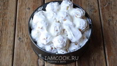 торт из профитролей со сметанным кремом