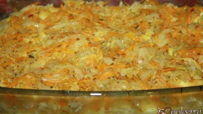 картофельная запеканка с говяжьим фаршем, пекинской капустой, кабачками и сыром сулугуни