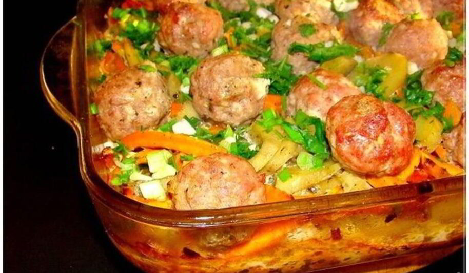 Рецепт картофельной запеканки с мясными шариками