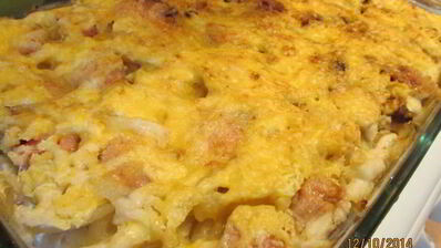 картофельная запеканка с сосисками и грибами