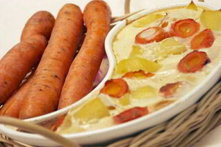 Картофельно-морковная запеканка в молочном соусе