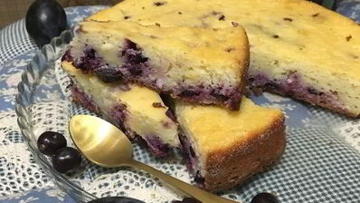 творожная запеканка с черной смородиной
