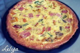 Тыквенная запеканка со спаржей, с сырной корочкой и колбаской из индейки