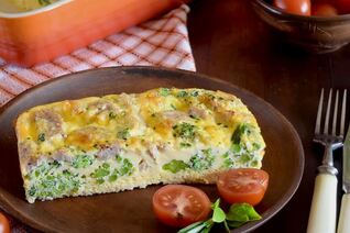 Запеканка с брокколи и отварным мясом