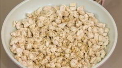 запеканка с рисом, куриным филе, кукурузой и овощами