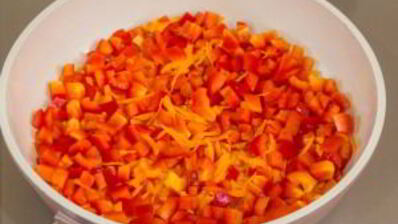 запеканка с рисом, куриным филе, кукурузой и овощами