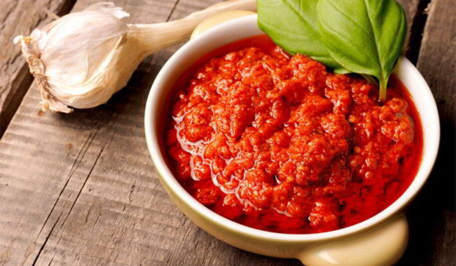 Рецепт домашней аджики из помидор без варки