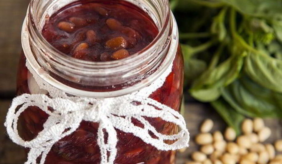 Рецепт клубничного джема с базиликом и кедровыми орешками