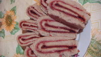 рулет с джемом