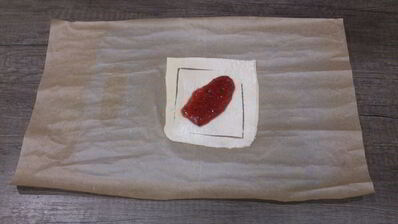 слоеные булочки с малиновым джемом