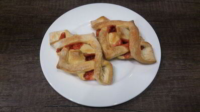 слоеные булочки с малиновым джемом